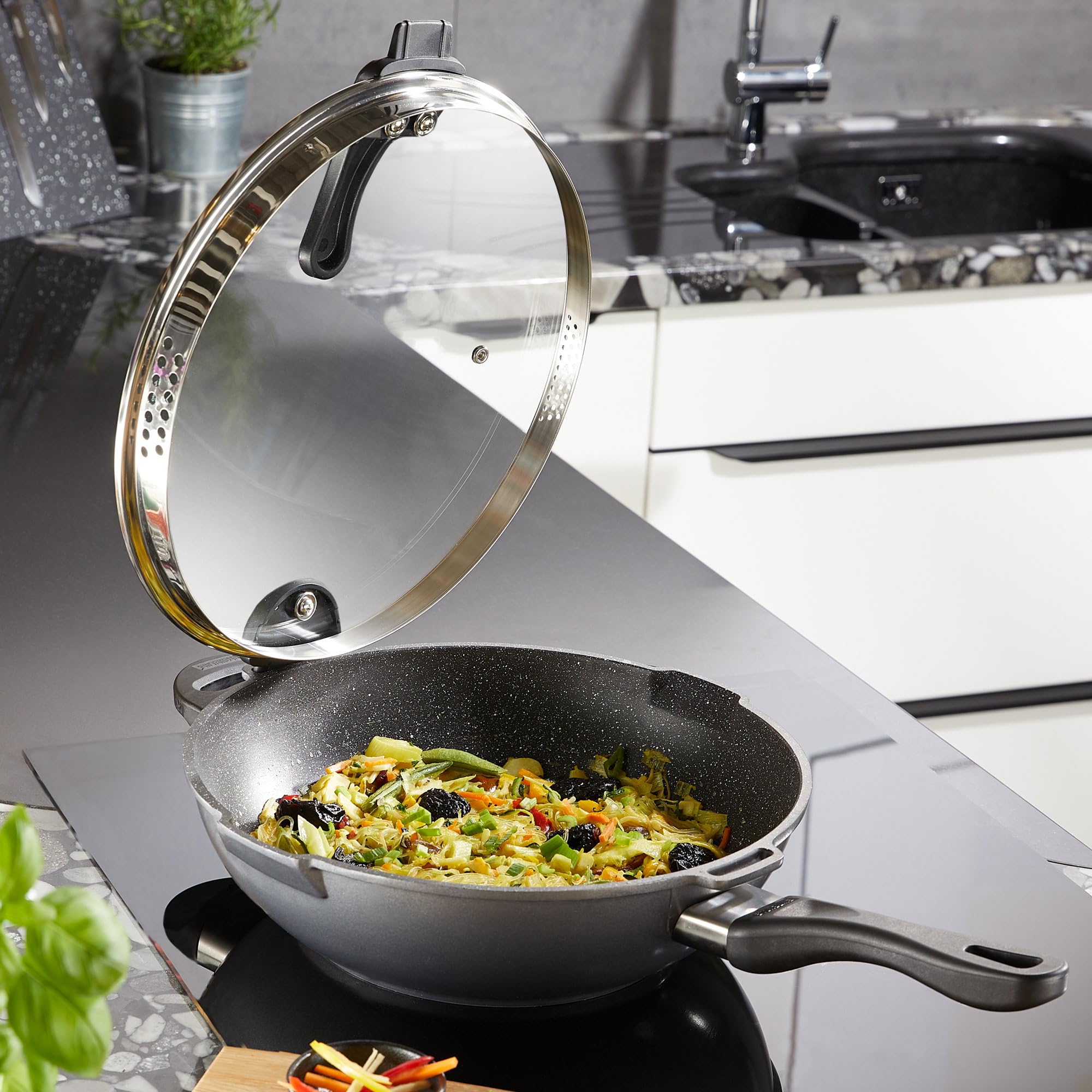 stoneline-future-wok-32-cm-5-7-l-mit-sieb-glasdeckel-grau image 6