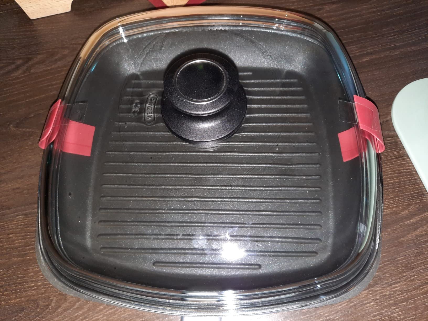 Passt perfekt auf meinen kleinen Bräter