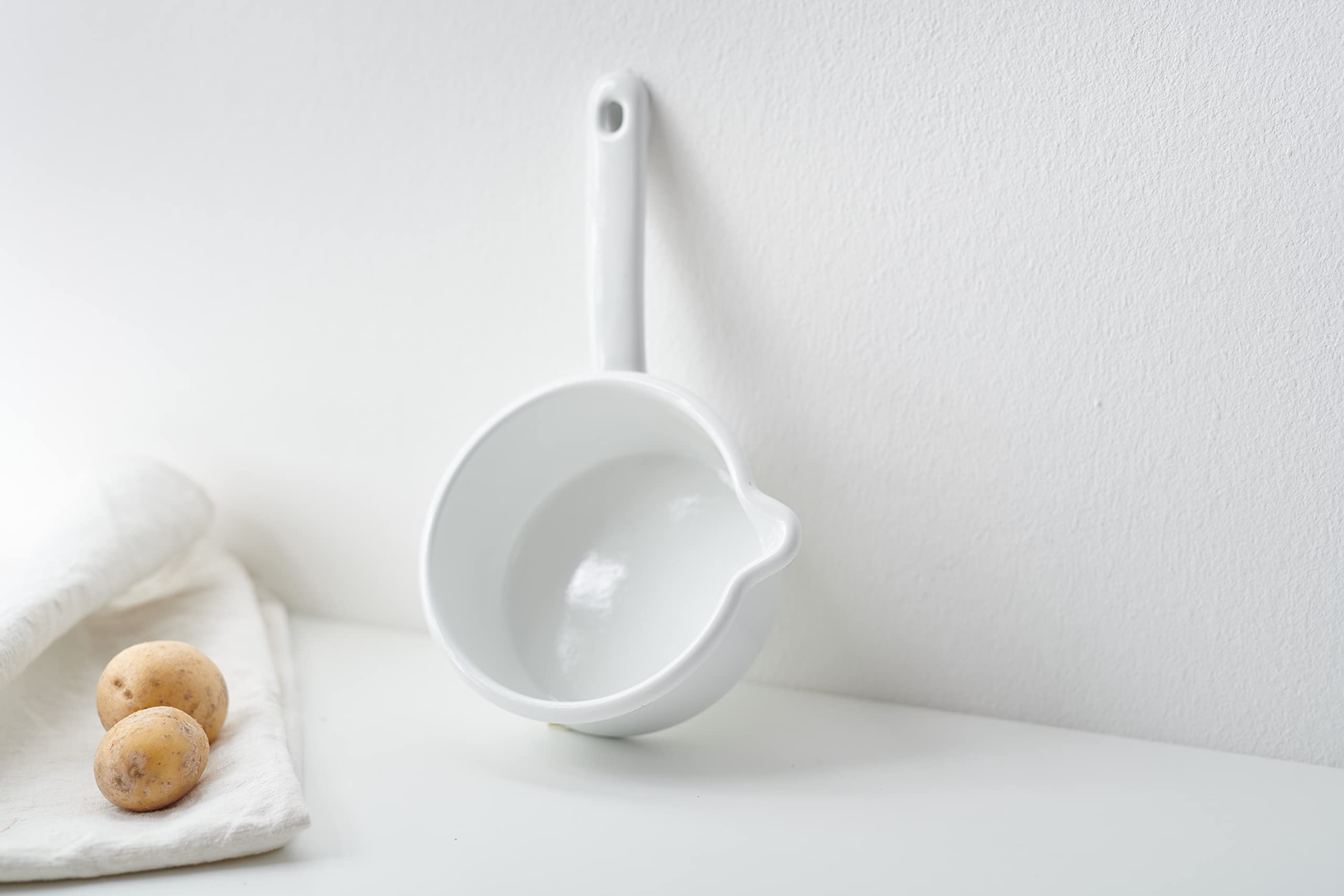 riess-classic-weiss-babystielkasserolle-14cm-0-75-liter-emaille image 2