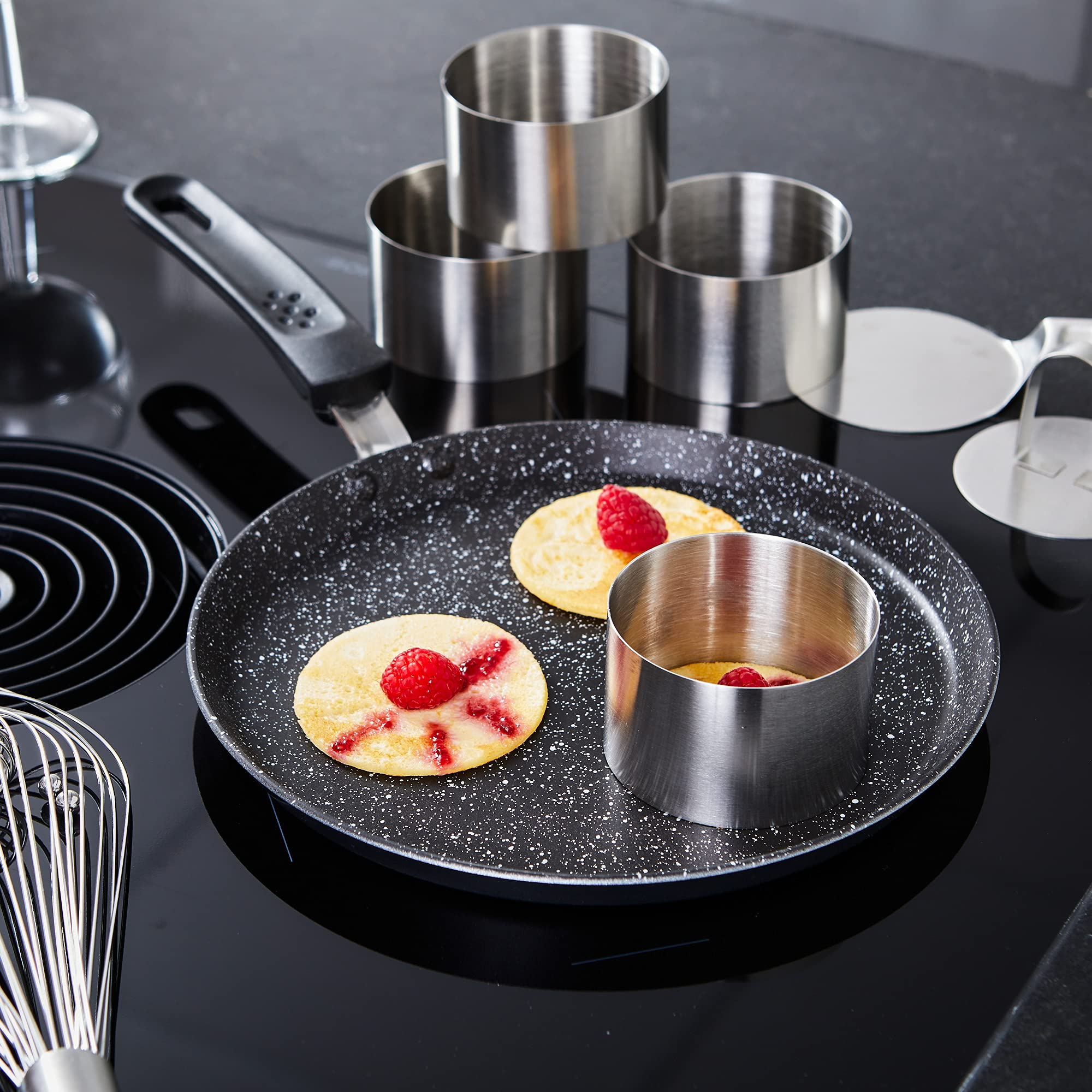 stoneline-classic-crepe-pfanne-25-cm-grau-genietet-mit-teigverteiler image 3