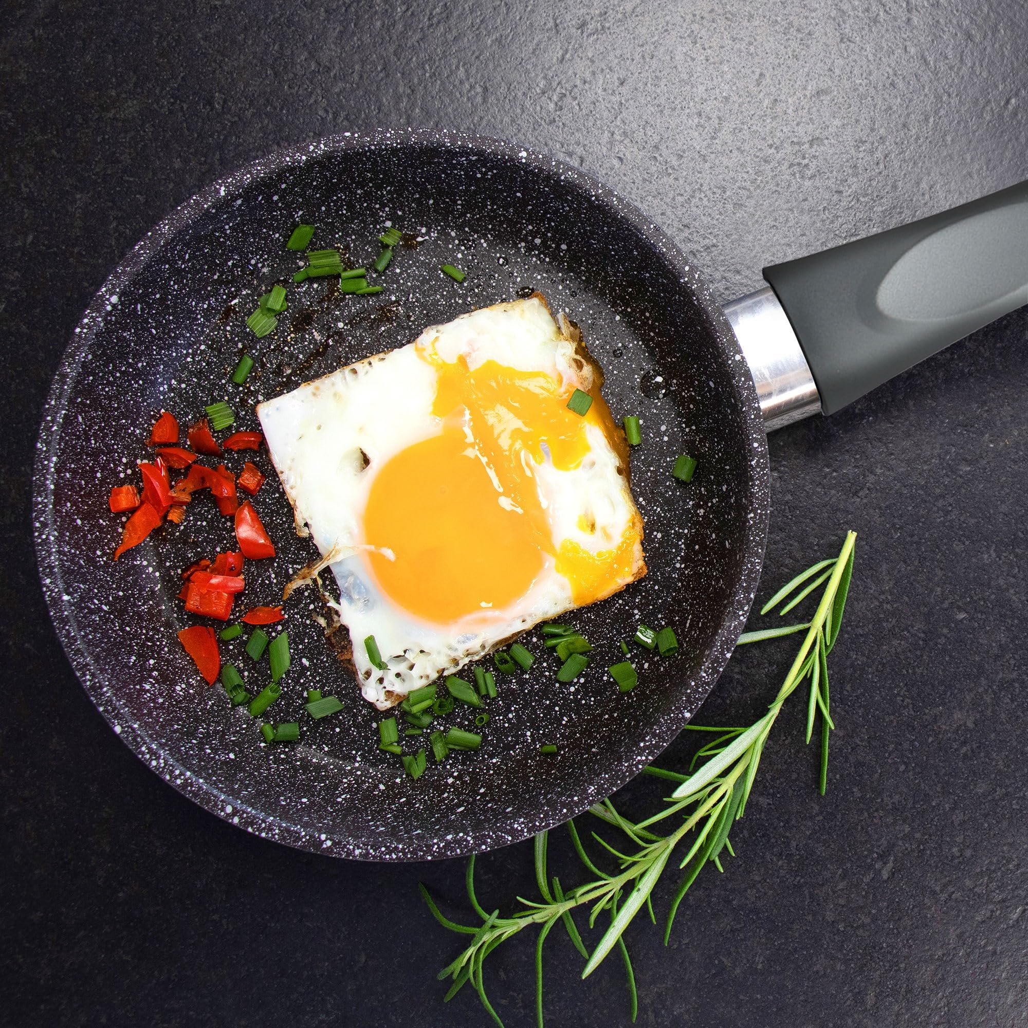 stoneline-gourmundo-bratpfanne-18-cm-antihaft-mit-steinpartikeln-grau image 3